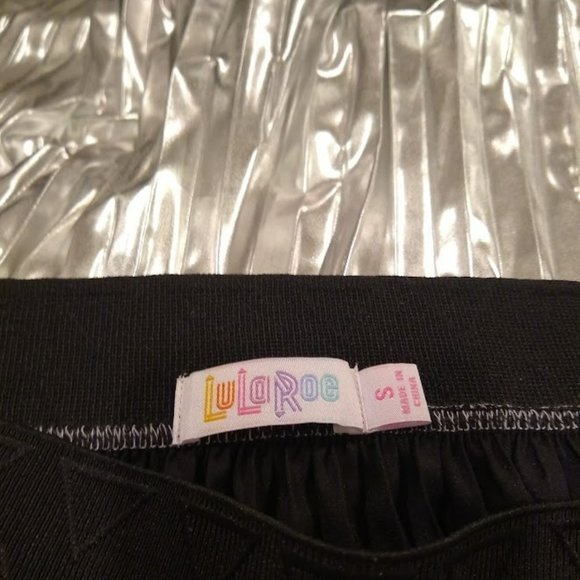 LuLaRoe Metallic Pleated Skirt size Small - Picture 2 of 5